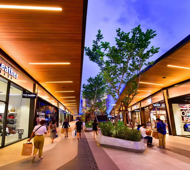 An open-air high-street environment of the kind planned as The Walk at SmartWorld Le Courtyard